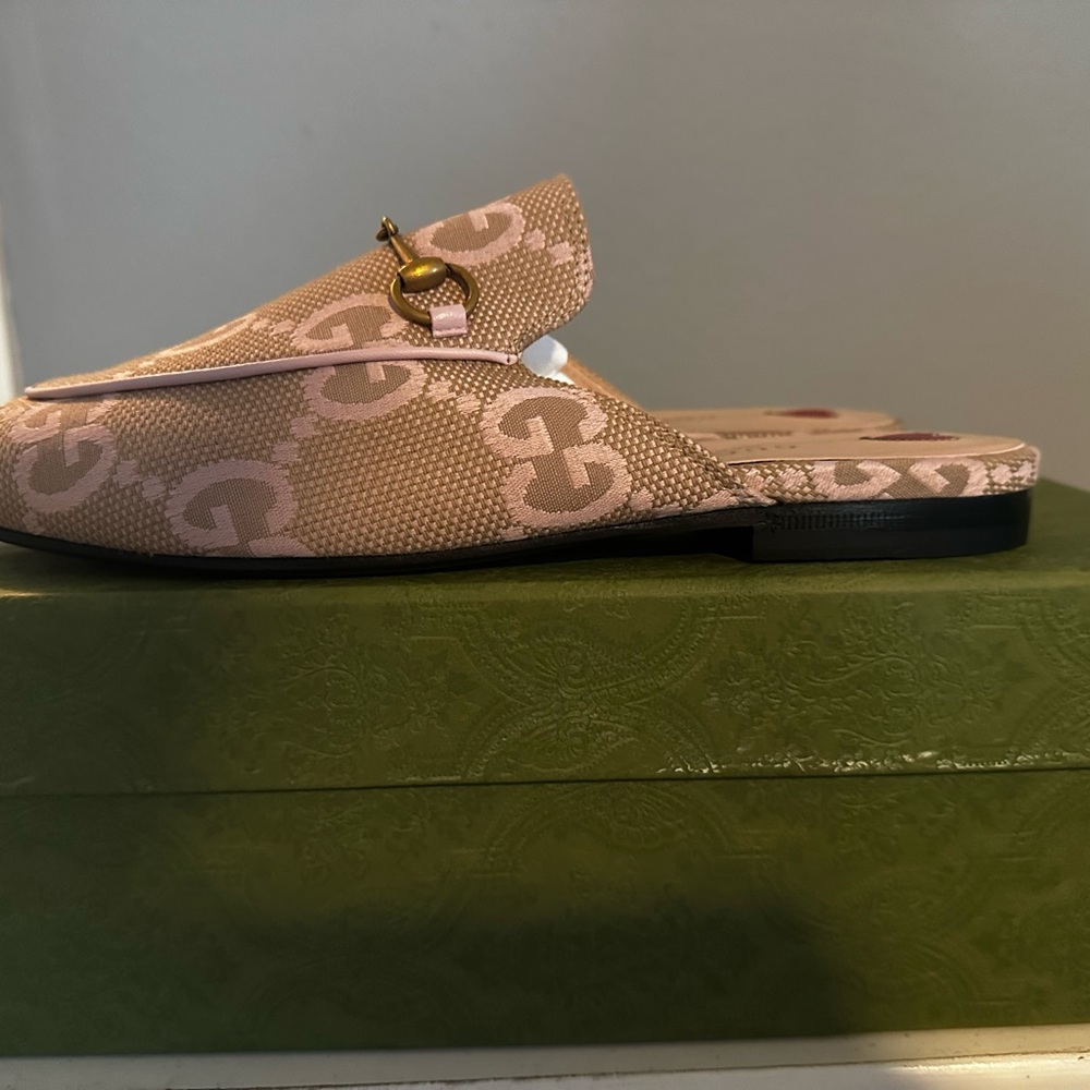 Gucci Women's Beige and Pink Loafers - Picture 2 of 5